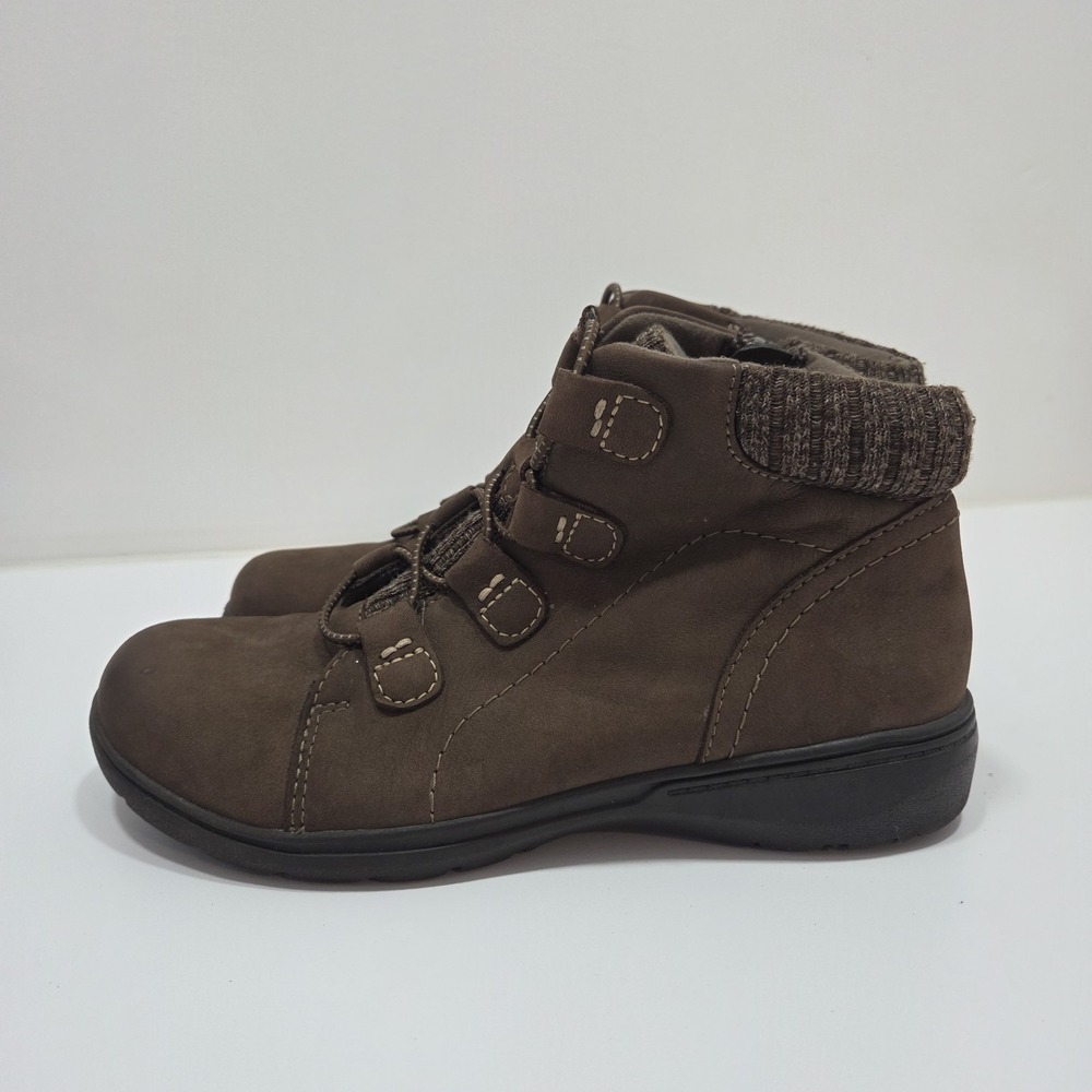 Clarks Carleigh Jade Taupe Brown Leather Wedge Ankle Bootie Side Zip Knit US 7.5